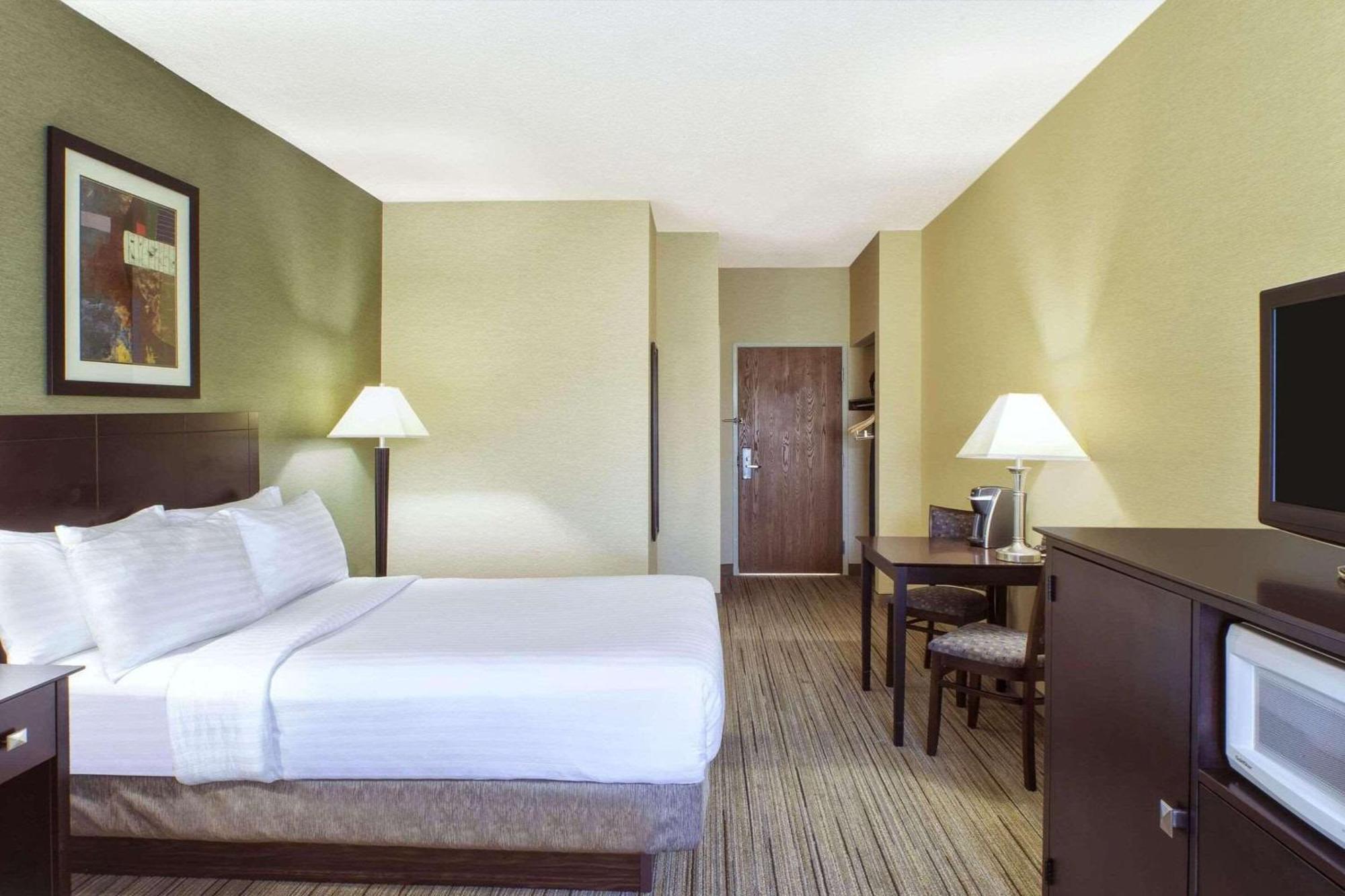 Country Inn & Suites By Radisson Benton Harbor-St Joseph Mi Exterior photo